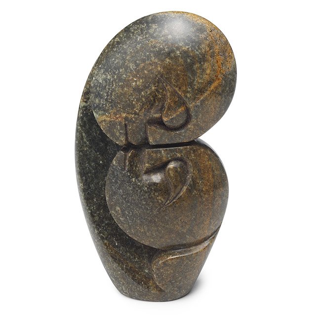 Kissing lovers sculpture