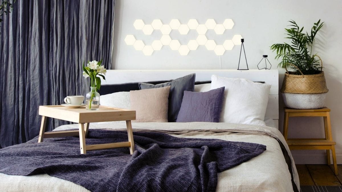 touch sensitive lights decorated as one of the ideas for bedroom wall décor.