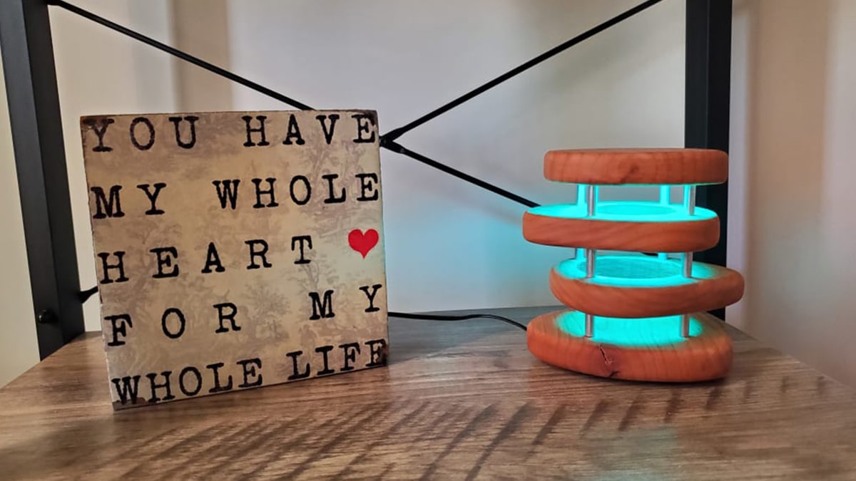 distance touch lamps shown as one of the gifts for long distance relationships.
