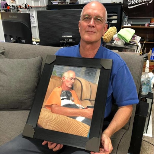 happy customer with his portrait