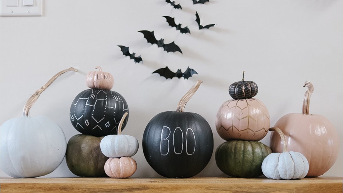 Halloween minimalist decor ideas 