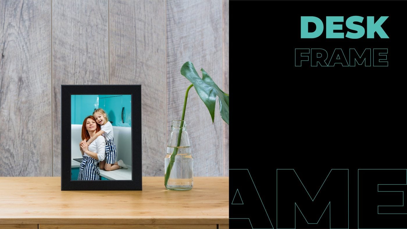 Desk frame  with a photo of a mom and her daughter on a table. 