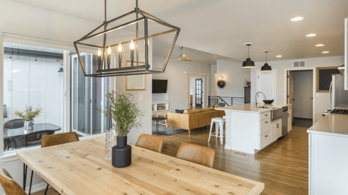 tradition farmhouse minimal decor