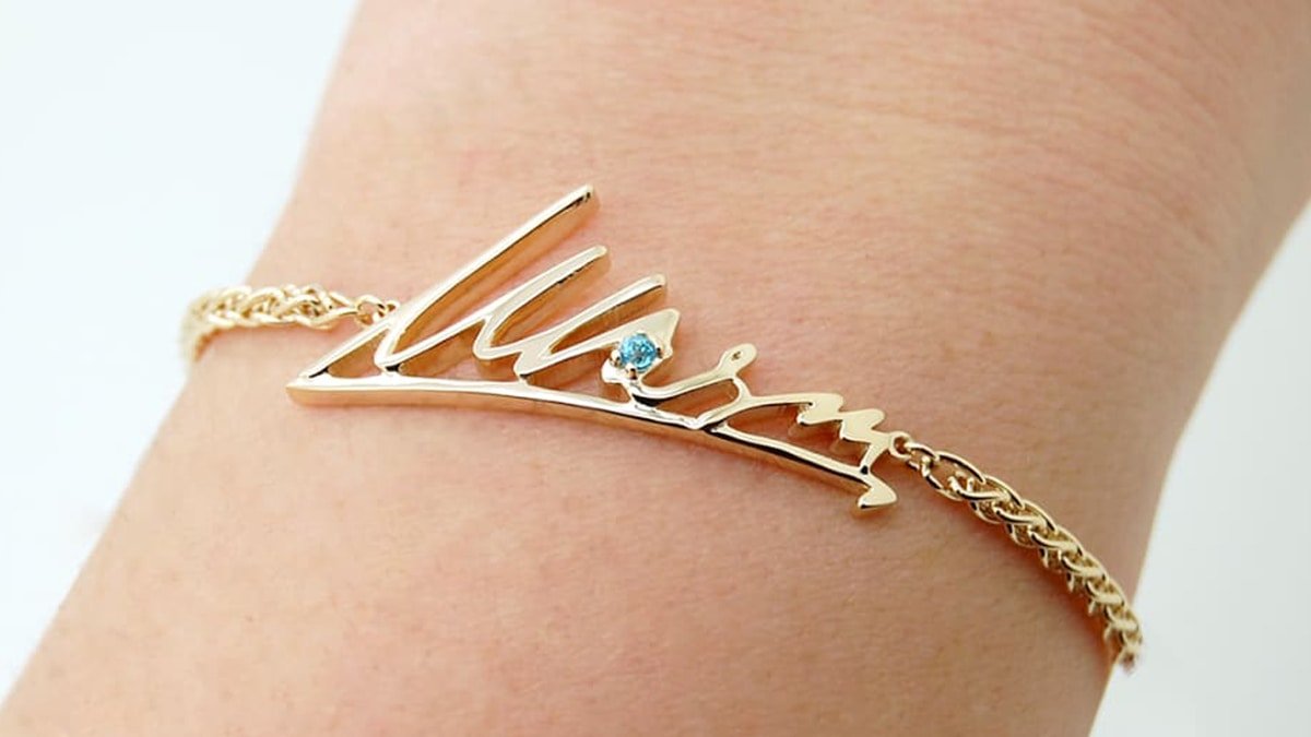 A handwritten bracelet customized in a personal handwriting as friendship day gifts.