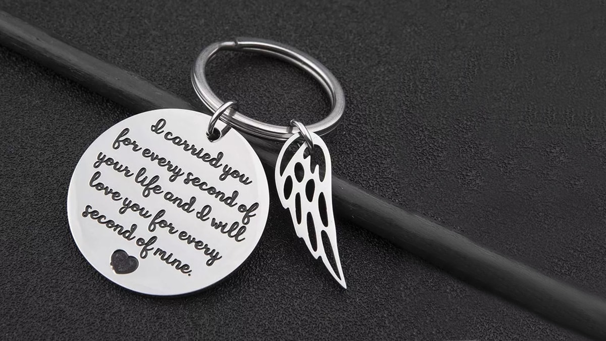 A key chain for both parents as a gift for baby memorial.