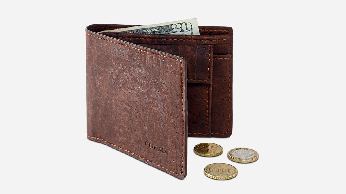 A cork wallet as an eco friendly gift