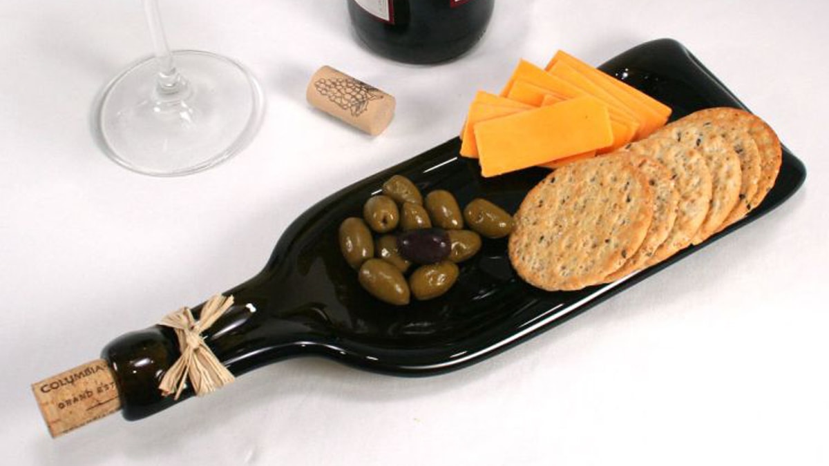 a recycle wine shaped plate