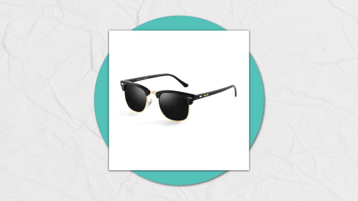 a black UV protected fashionable sunglasses