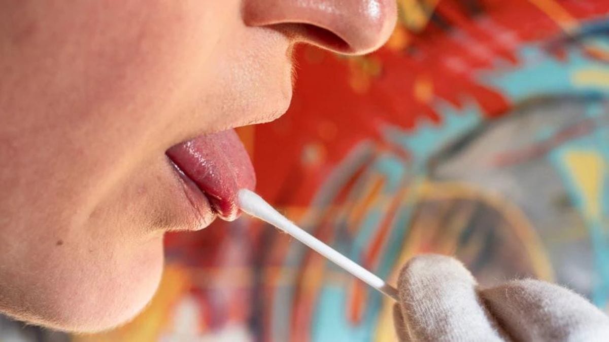 cleaning an oil painting with saliva shown as one of the best methods to clean an oil painting