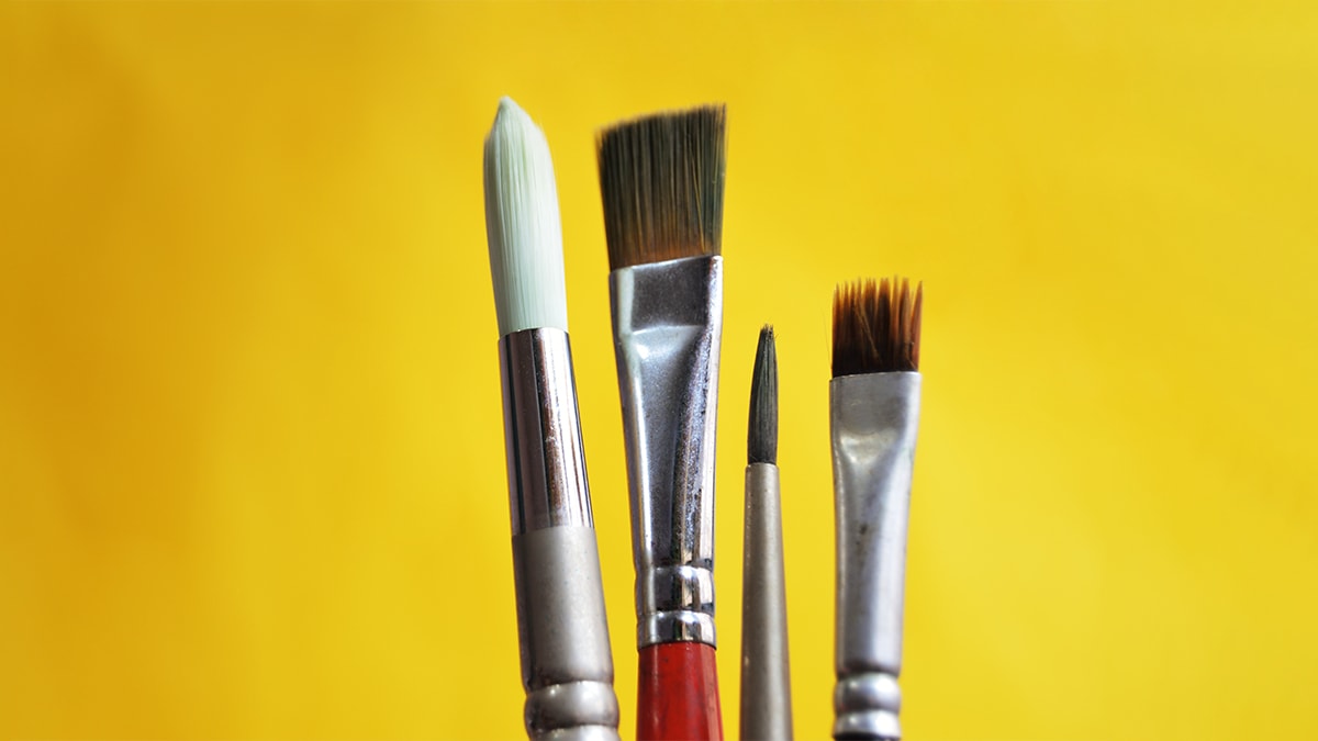 different types of acrylic brushes