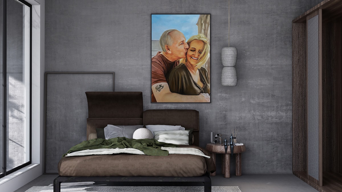 a kiss portrait on the wall of the bedroom