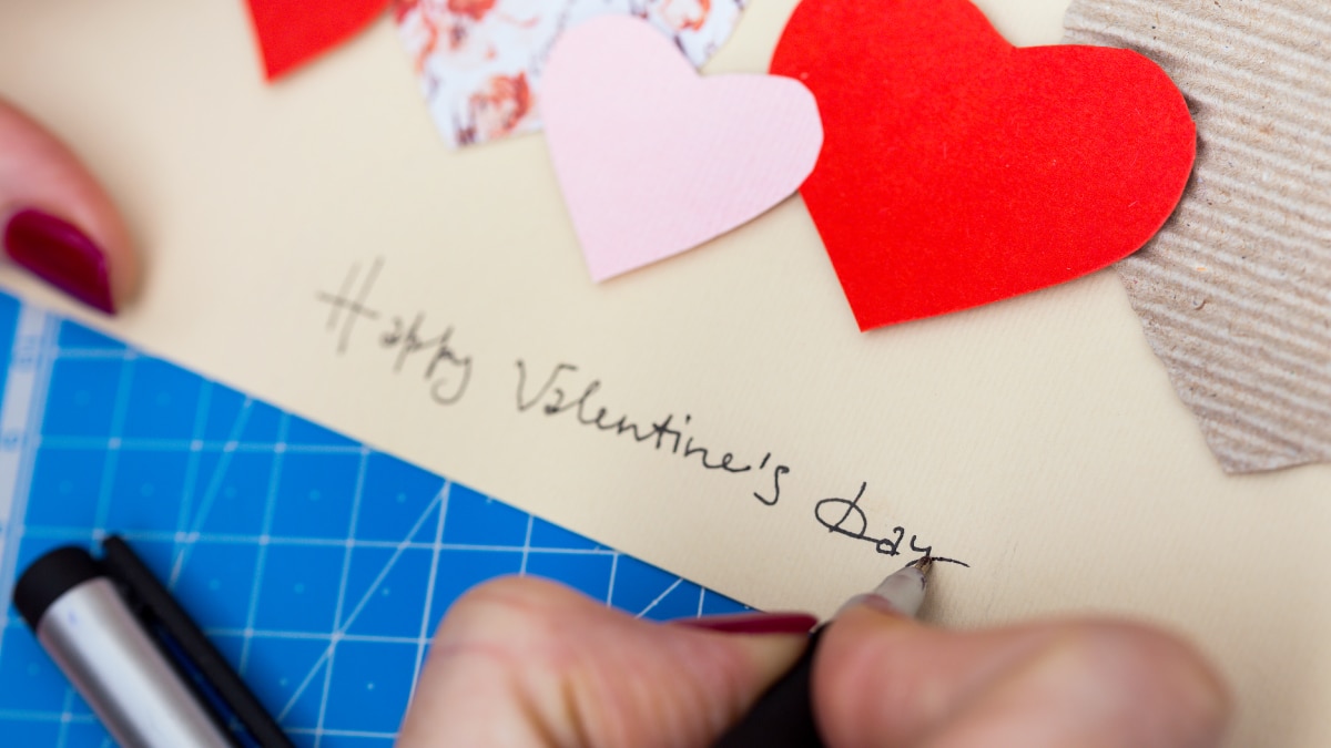 A letter type paper with the text Happy valentine's day