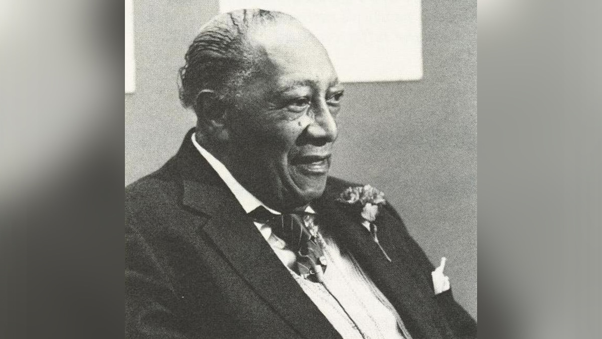 Harlem renaissance photographer James Van Der Zee