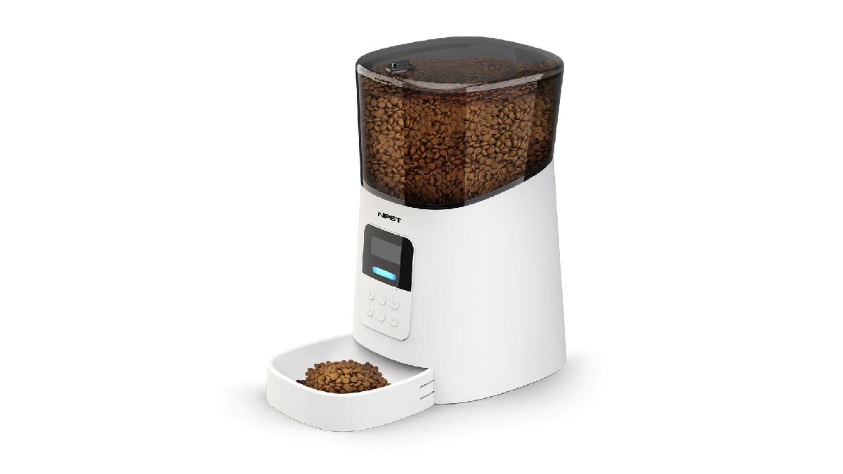 treats dispensing from automatic cat feeder, Pet Christmas Gift