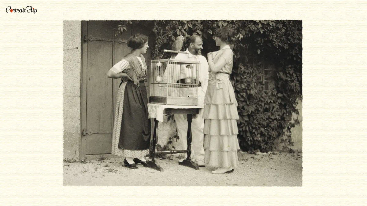 Gustav Klimt with Helene Klimt and Emilie Floge. 
