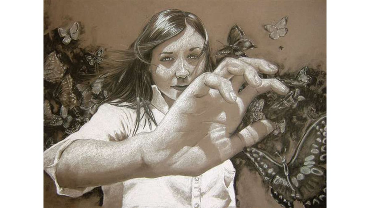 Picture of a girl with extended hands that depict foreshortening