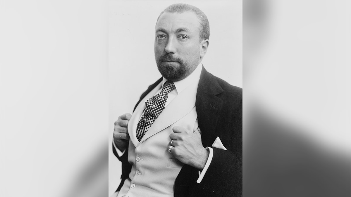 Paul Poiret was a famous art deco artist