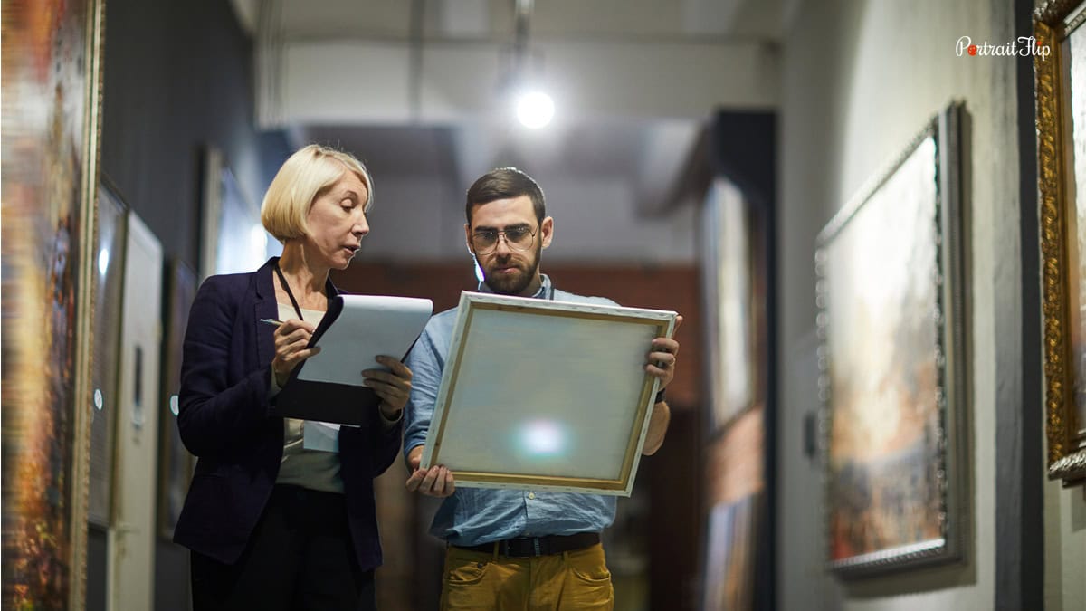 Consulting about painting with a consultant