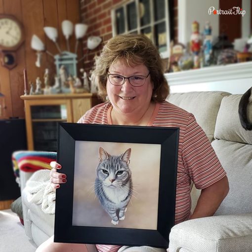 happy customer with Cat Acrylic Portraits