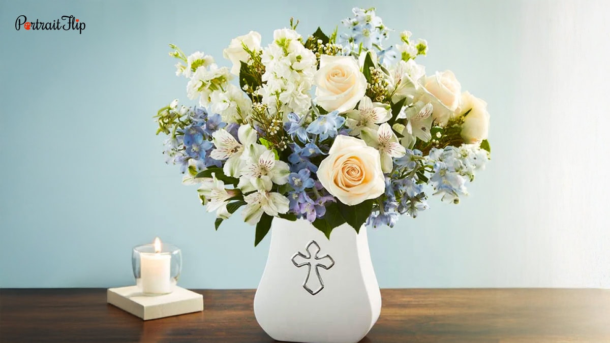 Flower arrangement as a sympathy gift idea